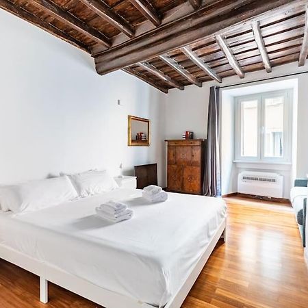 Bottega Augustea Duplex Apartment In Monti Rome Bagian luar foto