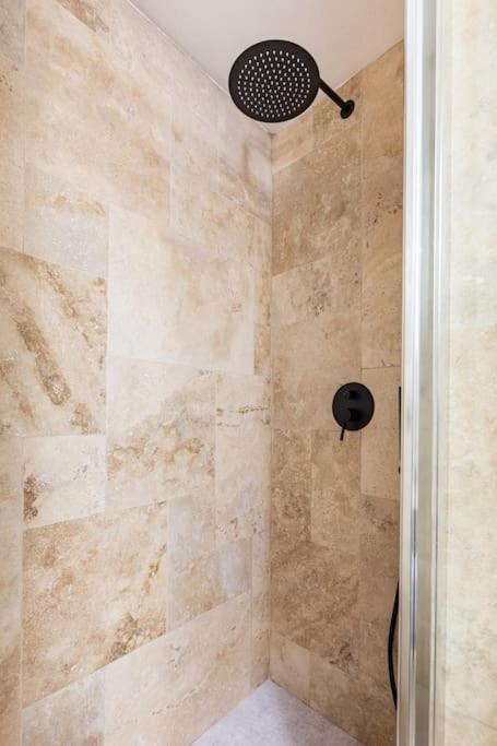 Bottega Augustea Duplex Apartment In Monti Rome Bagian luar foto