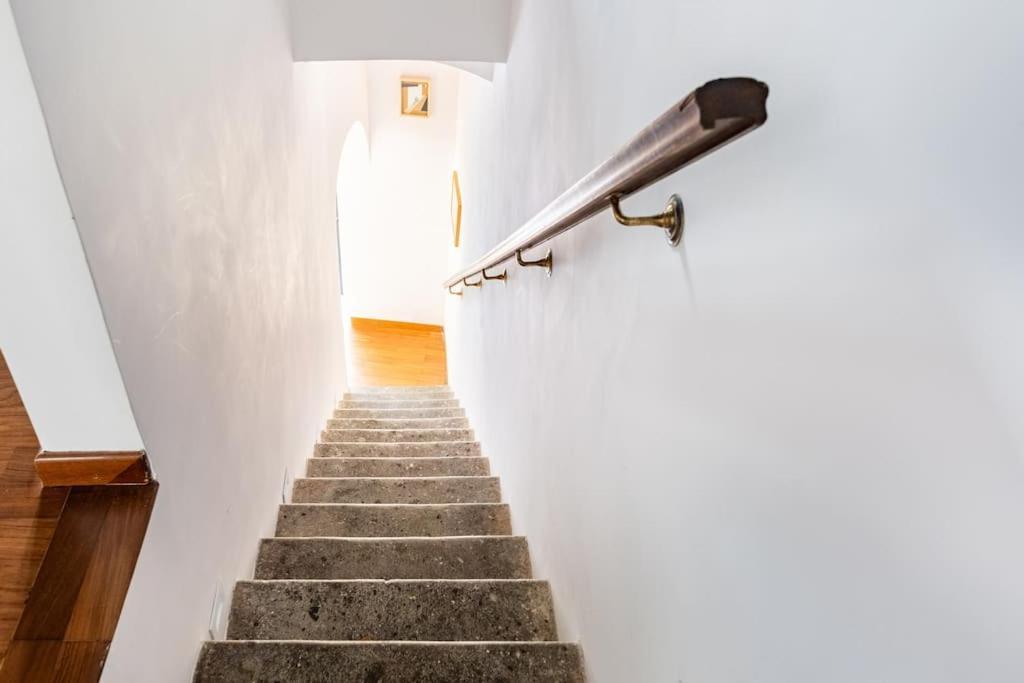 Bottega Augustea Duplex Apartment In Monti Rome Bagian luar foto