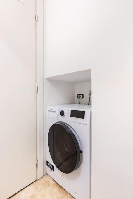 Bottega Augustea Duplex Apartment In Monti Rome Bagian luar foto