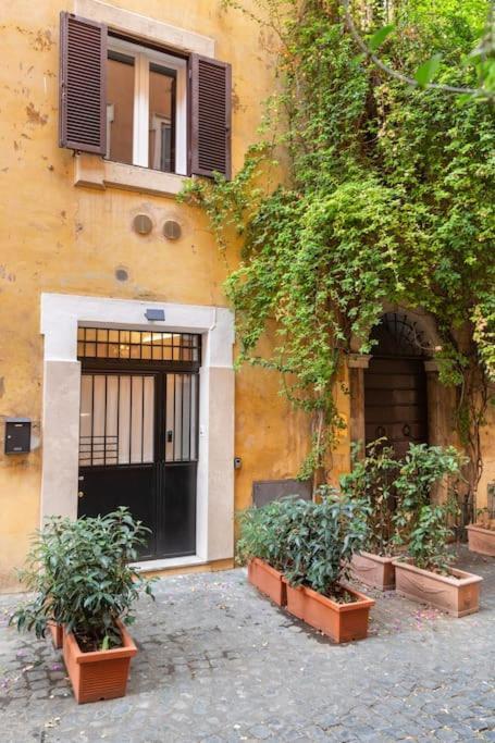 Bottega Augustea Duplex Apartment In Monti Rome Bagian luar foto