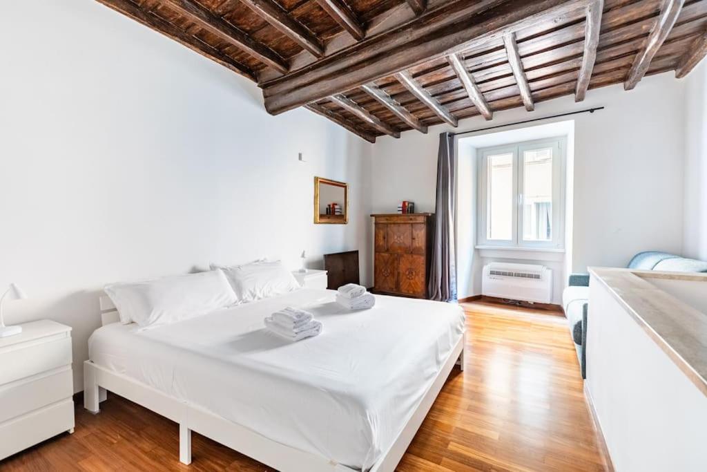 Bottega Augustea Duplex Apartment In Monti Rome Bagian luar foto