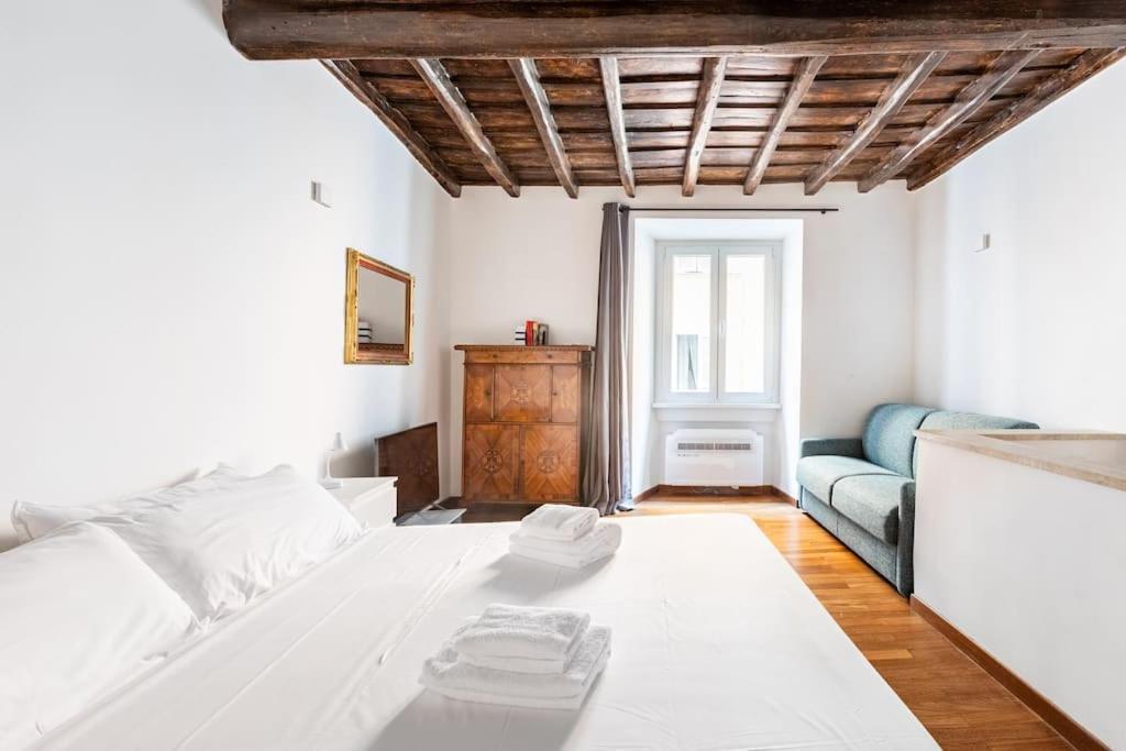 Bottega Augustea Duplex Apartment In Monti Rome Bagian luar foto